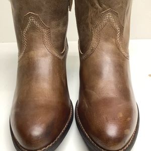 Ariat boots 8.5